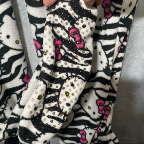 Sanrio Hello Kitty One Piece L Footie Pajamas Costume Black & White PJs - Picture 9 of 13